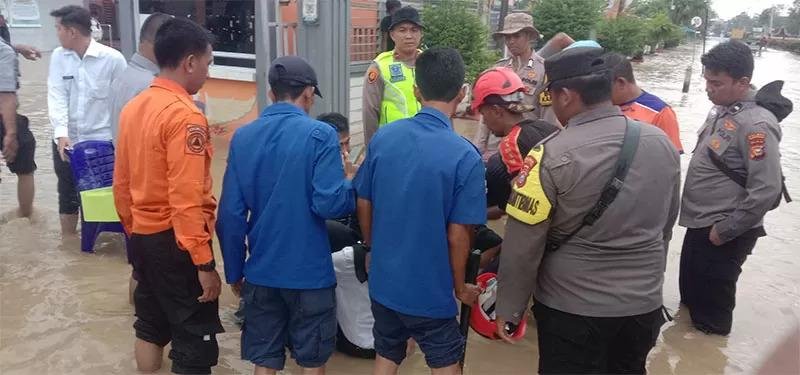 2025-12-10-9956korban banjir.jpg